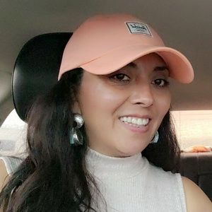 Meet your Posher, Avelina